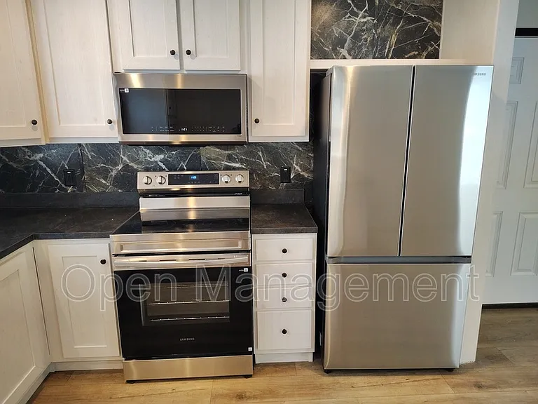136 Erin Ln — Photo 6