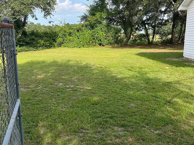 3810 Bluff Rd — Photo 3