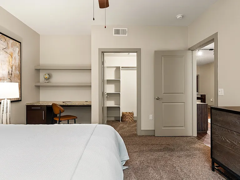 1818 Platinum Triangle — Photo 18