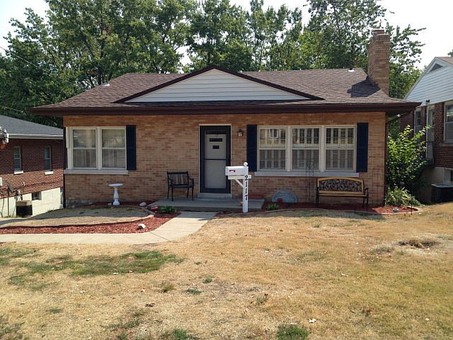 1st image of 2117 Oakview Dr