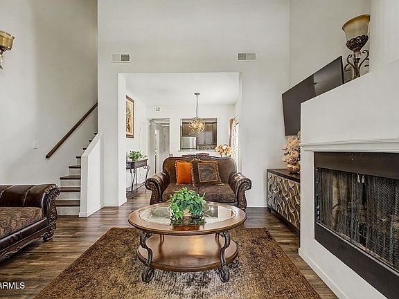 4th image of 1126 W ELLIOT Road #1041