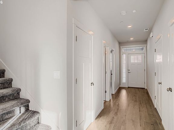 3rd image of 8833 N Appleton Cir
