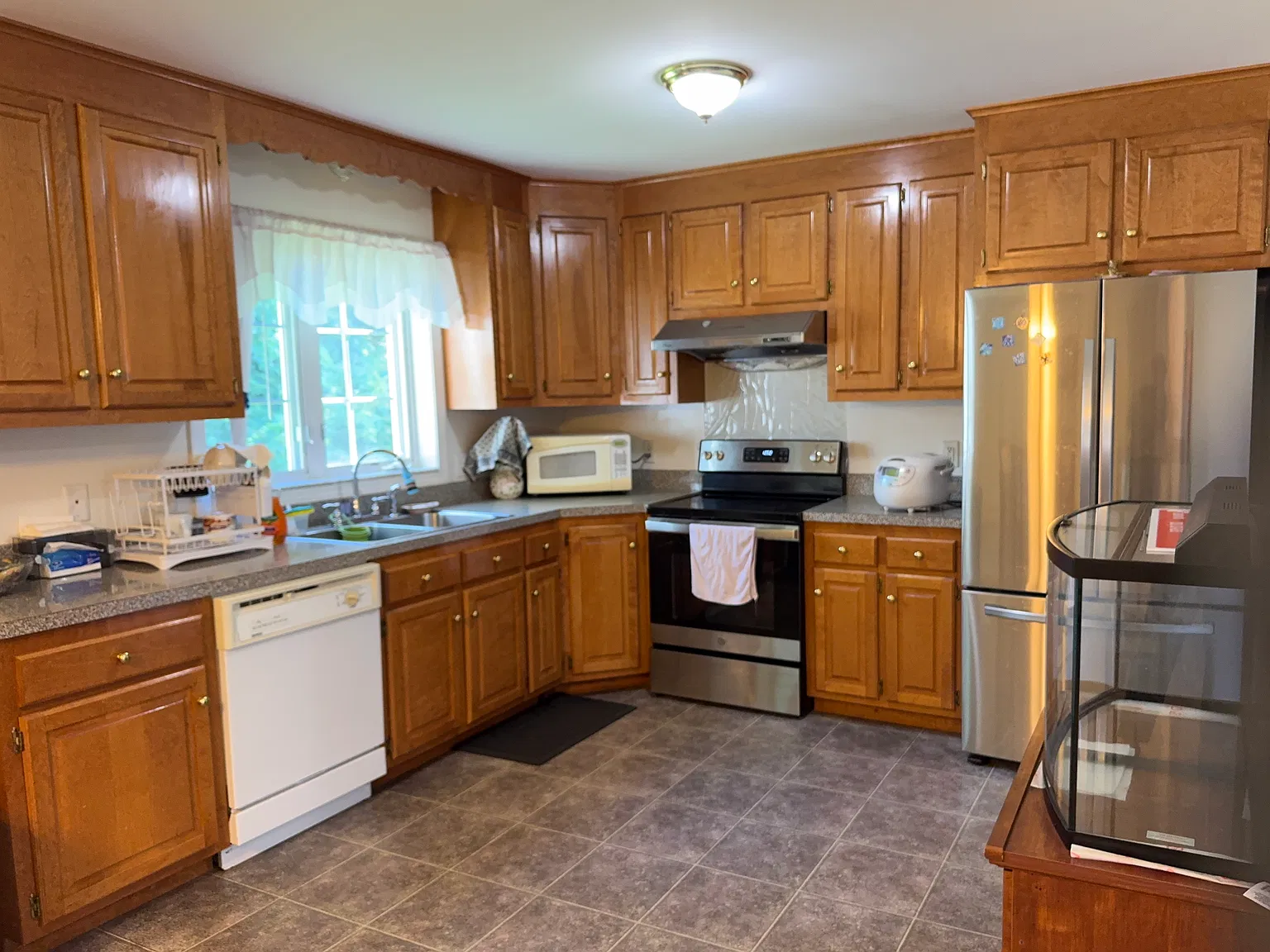 3 bed, 1632 sqft, $2,600 — Photo 3