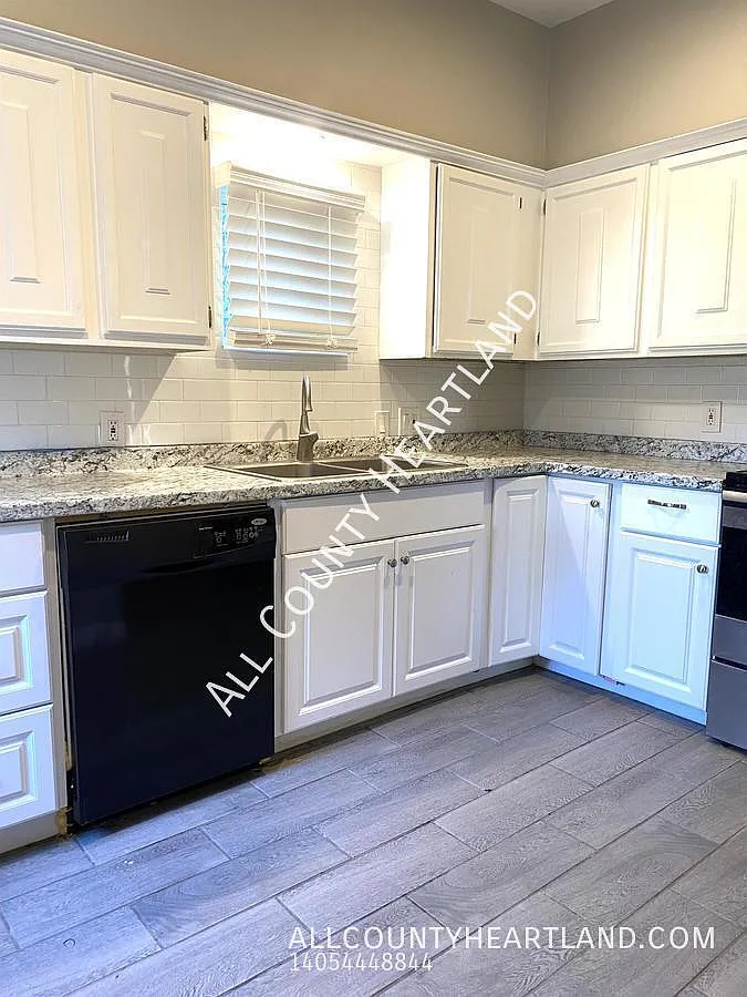 Updated 3-Bedroom Home in the Heart of Edmond! — Photo 4