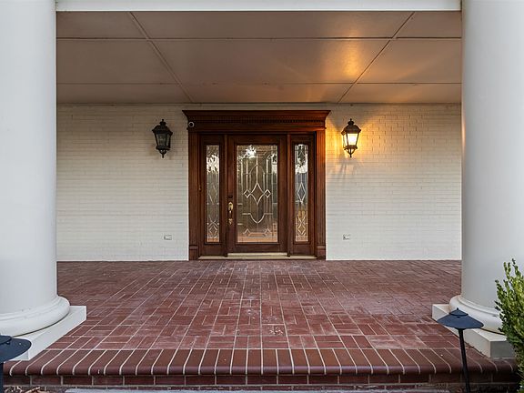 3rd image of 4001 E 109th St