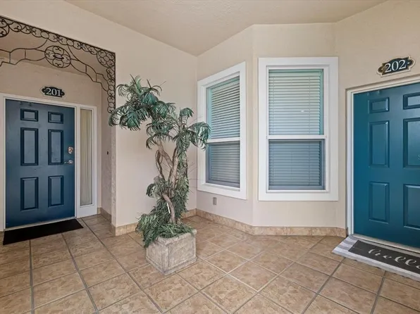 5440 Eagles Point Cir APT 201, Sarasota, FL 34231