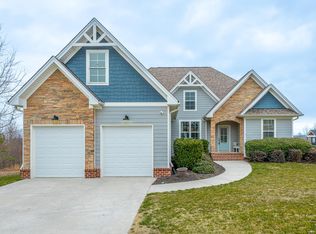 10952 High River Dr, Soddy Daisy, TN 37379