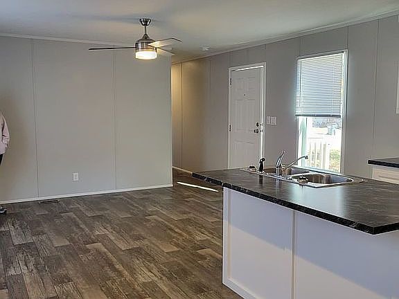 3rd image of 309 E Woods Ave