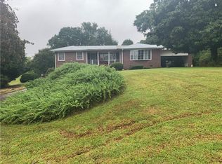 106 E North 3rd St, Seneca, SC 29678