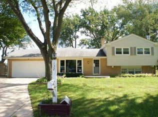 132 Scott Dr, East Dundee, IL