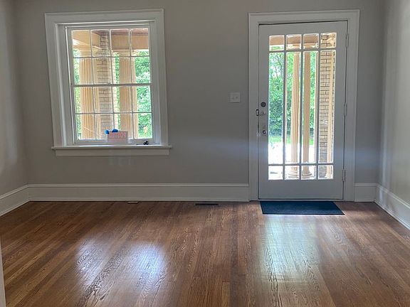 3rd image of 2913 W Grace St #A