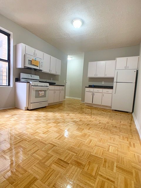 1st image of 605 E 16th St #11