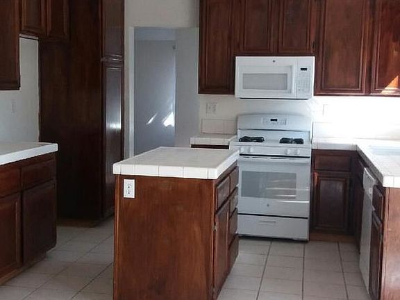 2nd image of 16030 La Fortuna Ln