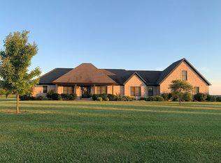 1389 W Wheatland Ct, Haubstadt, IN 47639