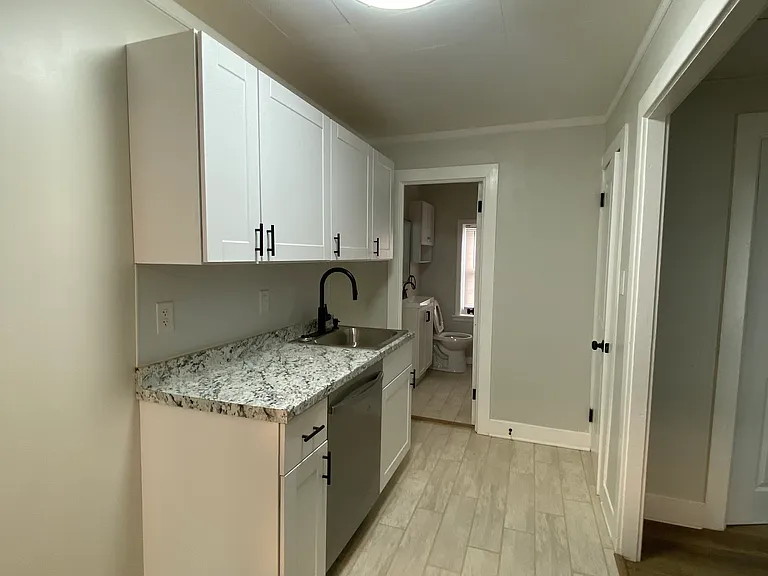 50 N Railroad St #7 — Photo 15