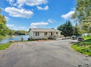 149 Key Lakewood Dr, Moneta, VA 24121