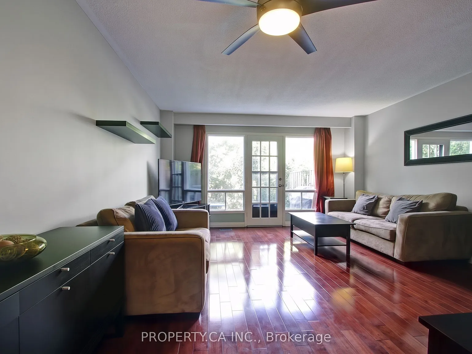 4 bed, $3,300 — Photo 2