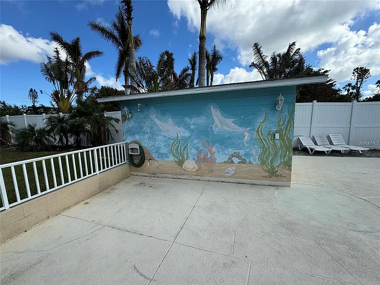 301 W Colonia Ln — Photo 12