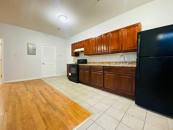 2nd image of 79 Tillinghast St #B4a
