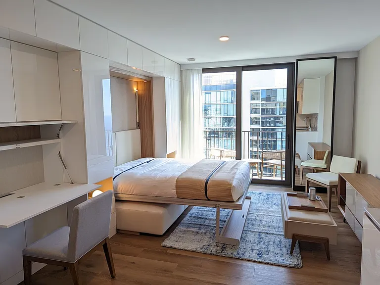 987 Queen St #4110 — Photo 2
