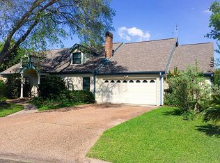 2615 Meadow Ln, La Marque, TX 77568