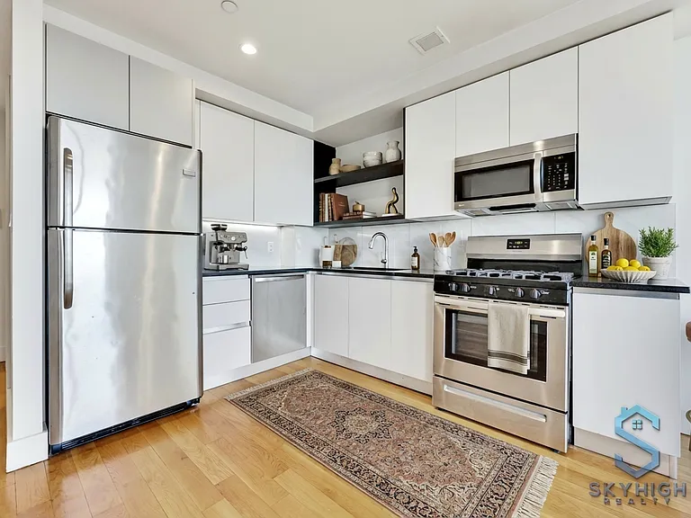 771 Lexington Ave #3C — Photo 2