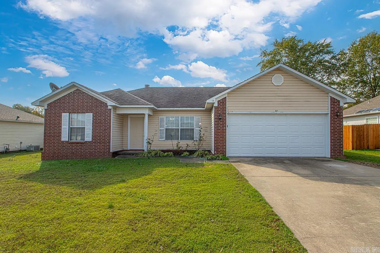 3 bed, 1294 sqft, $1,345 — Photo 1