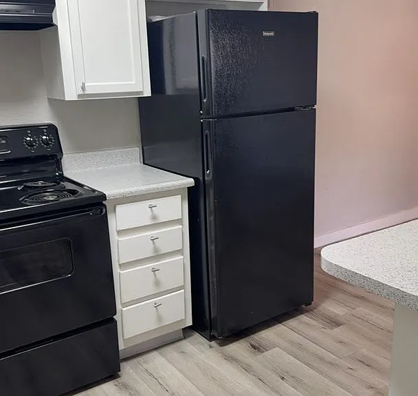 Waters Edge Apartments — Photo 45