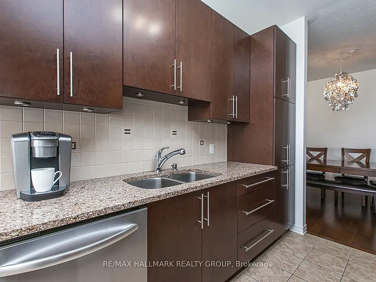 534 Rochefort Cir — Photo 10