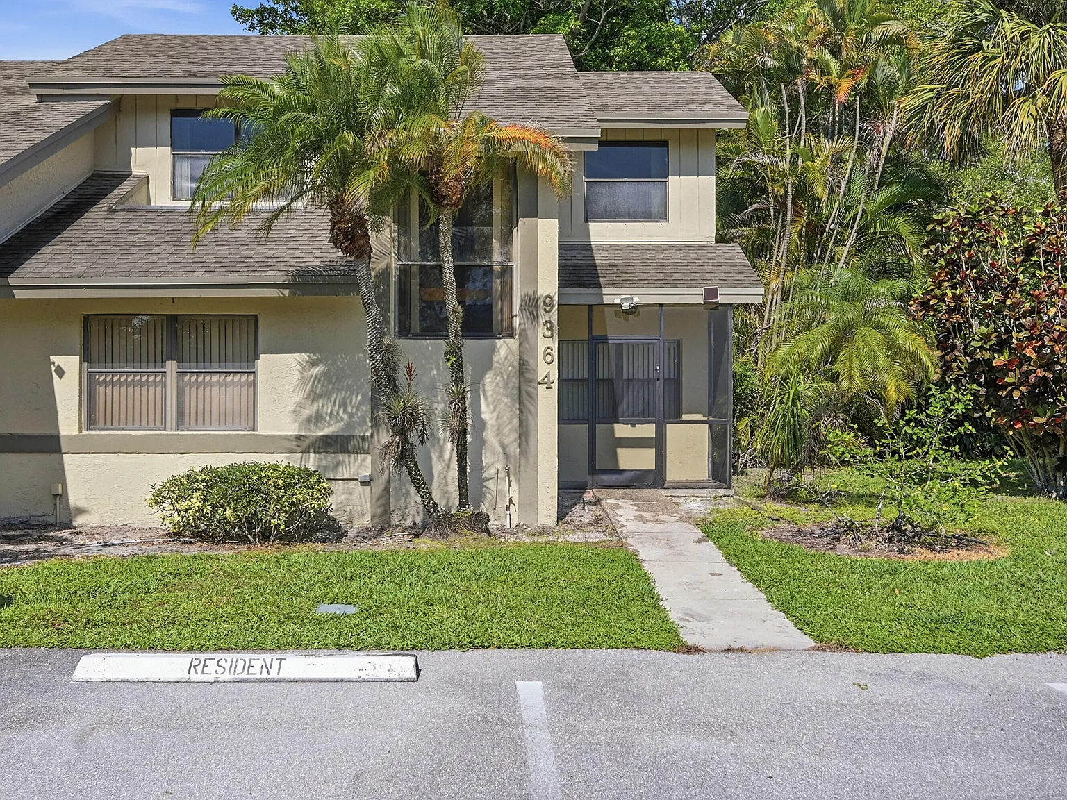 3 bed, 2.5 bath, 1587 sqft, $3,200 — Photo 2