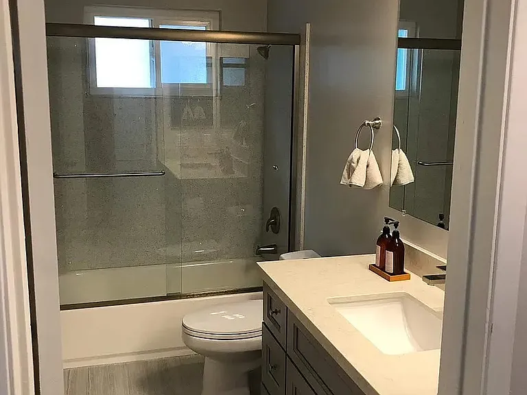 945 S Park Victoria Dr #945 — Photo 3