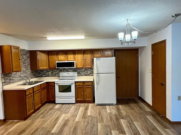 416 Mill Street, 416 Mill St W #13, Eagle River, WI 54521