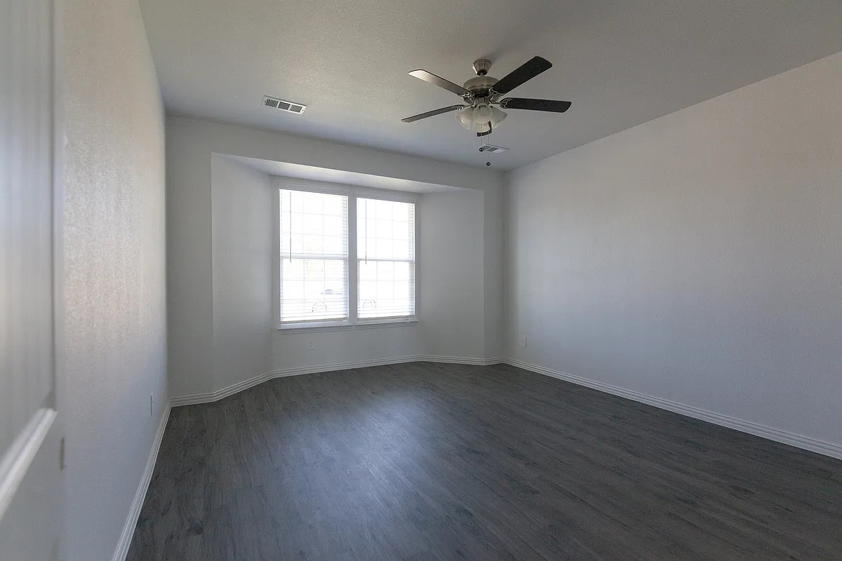 Building Photo - 211 Jardim Ln