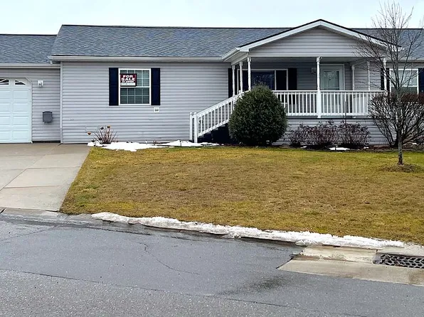 16171 Derby Cir, Holly, MI 48442