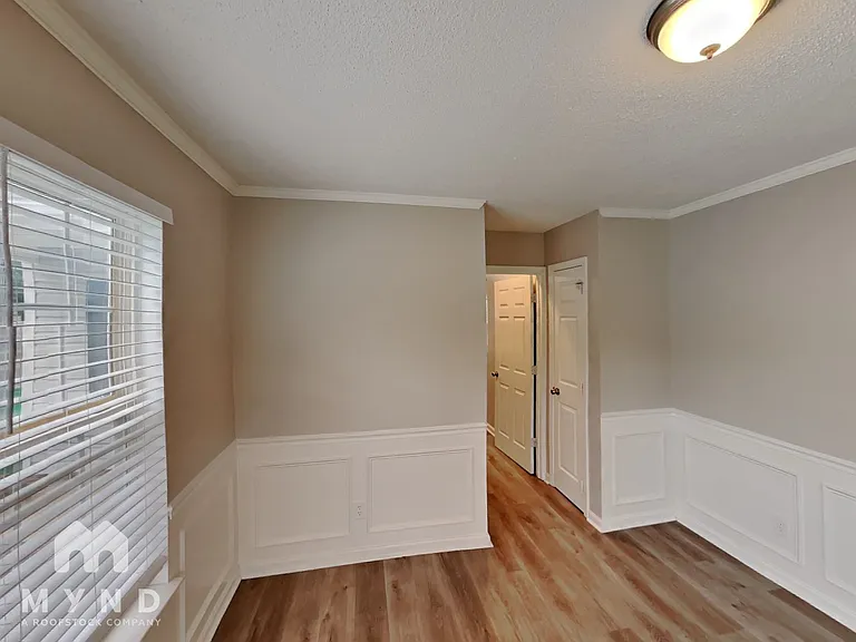 219 Chattaroy Dr — Photo 11