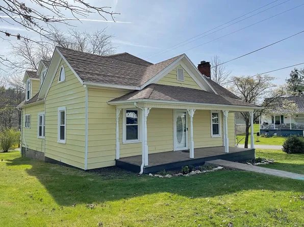 704 E Main St, Fries, VA 24330