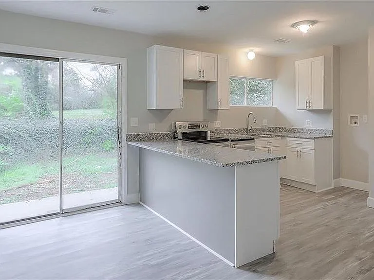 4056 Dallas Acworth Hwy NW — Photo 4