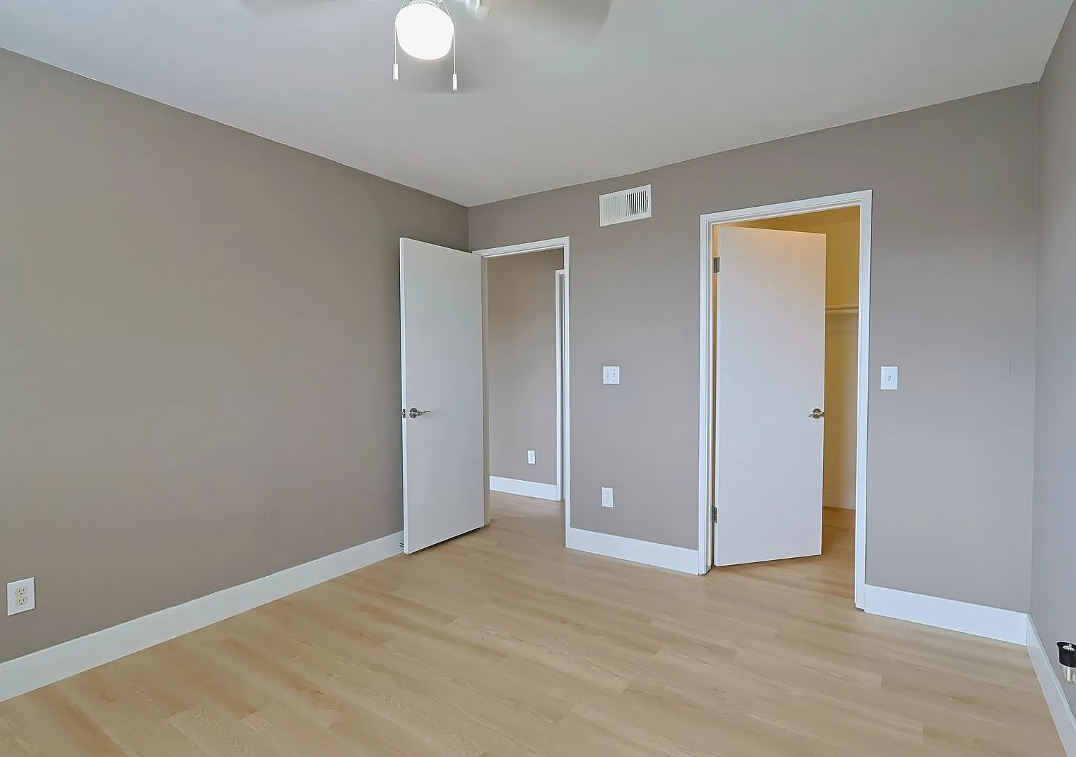 8600 W Charleston Blvd — Photo 4