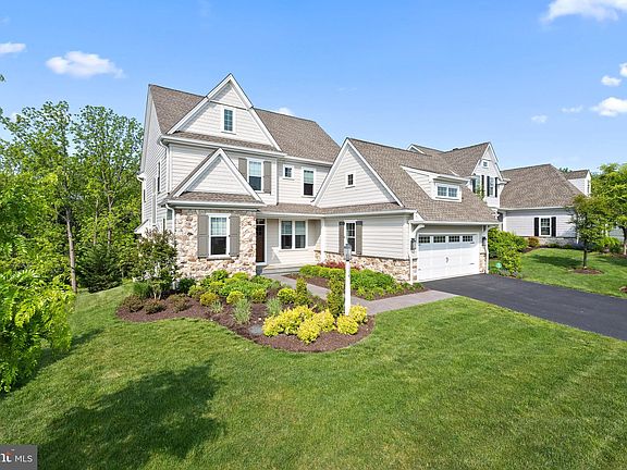 2nd image of 114 Chapel Hill Cir