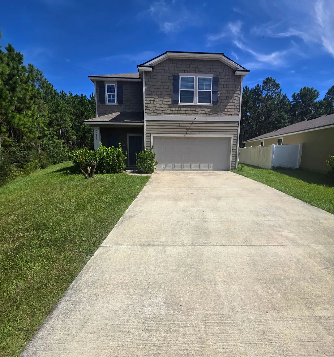 4 bed, 2.5 bath, 2206 sqft, $2,350 — Photo 2