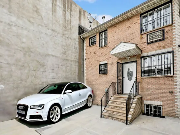 1318 Putnam Avenue image 1 of 22