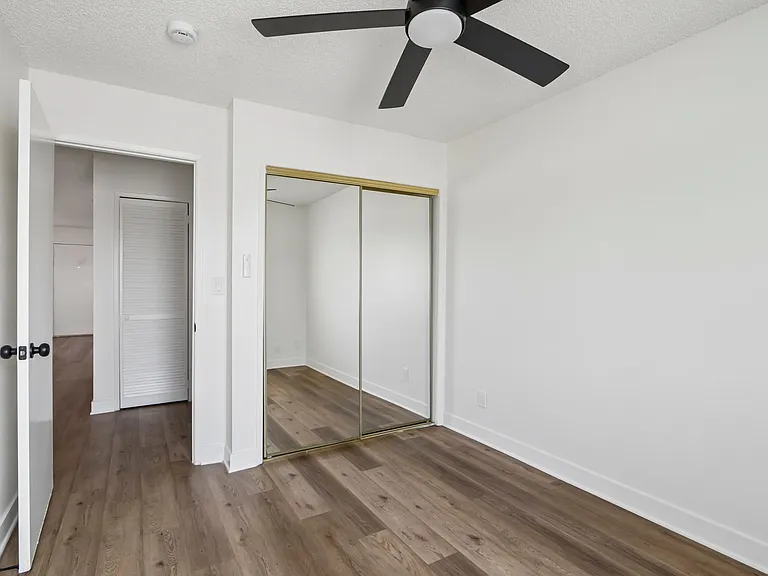 558 N Kenmore Ave #204 — Photo 11