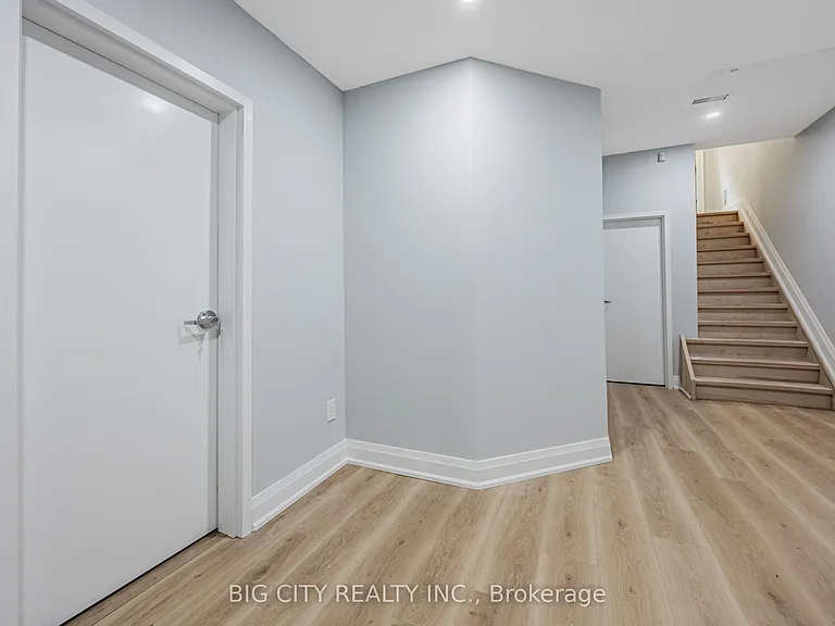 39 Aragon Ave #A — Photo 14