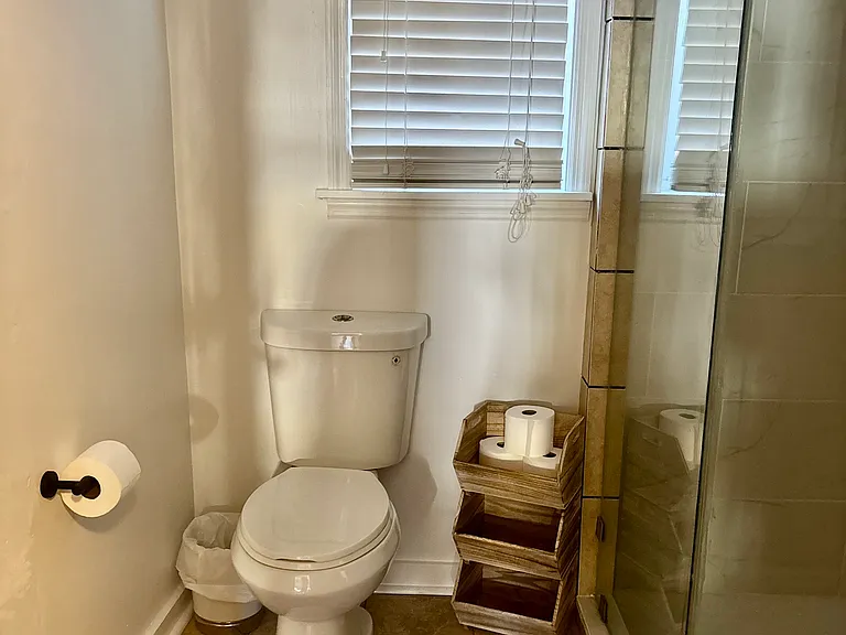 185 Fishburne St — Photo 13