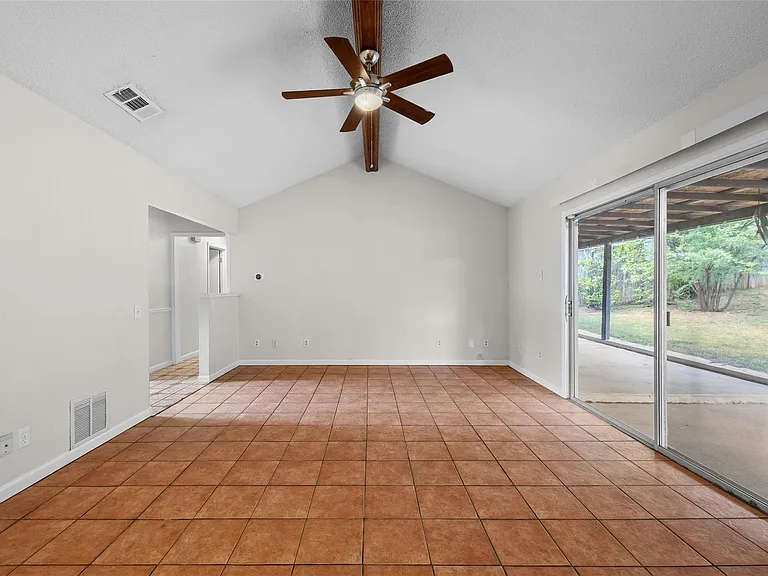 7506 Glenhill Rd — Photo 8