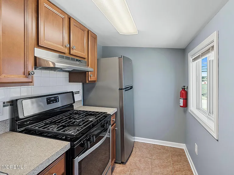 309 Hiering Ave #A — Photo 5