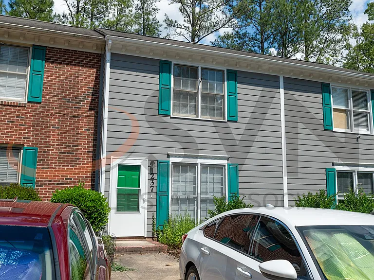 237 Bridgefield Pl — Photo 2