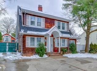 138 Berry Hill Rd, Syosset, NY 11791