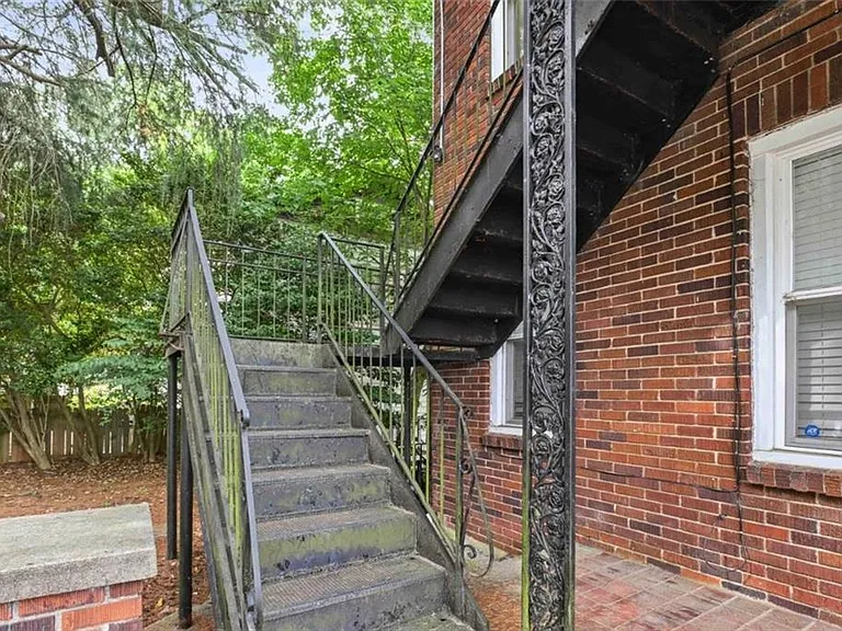 1351 Oxford Rd NE #3 — Photo 26