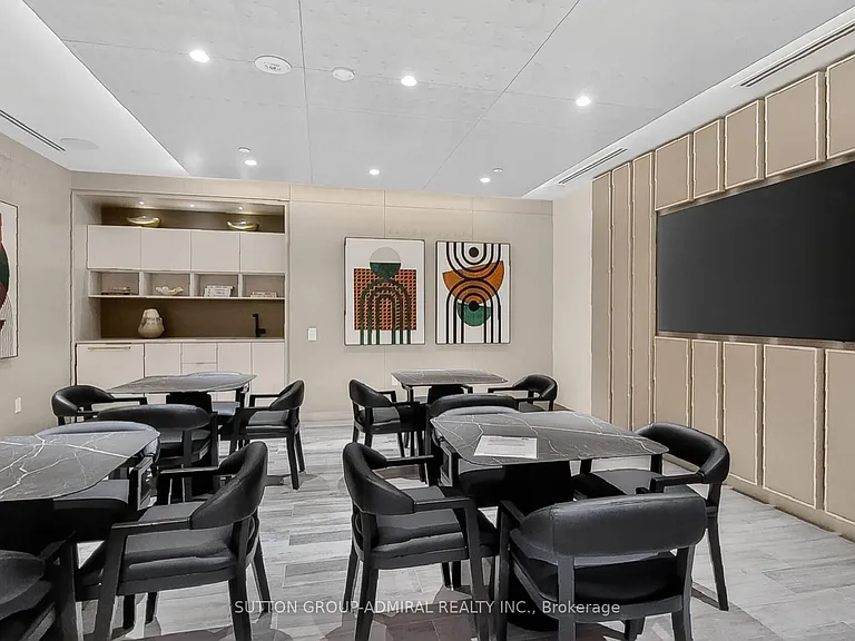 858 Dupont St #534 — Photo 32